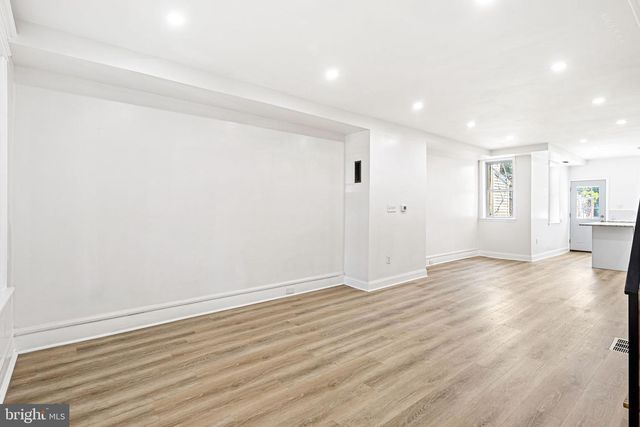 5520 GREENWAY AVE, Philadelphia, PA 19143