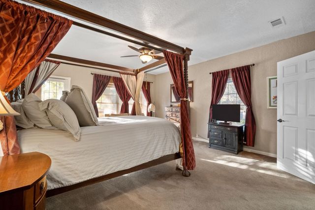 1114 S Crockett Street, Sherman, TX 75090