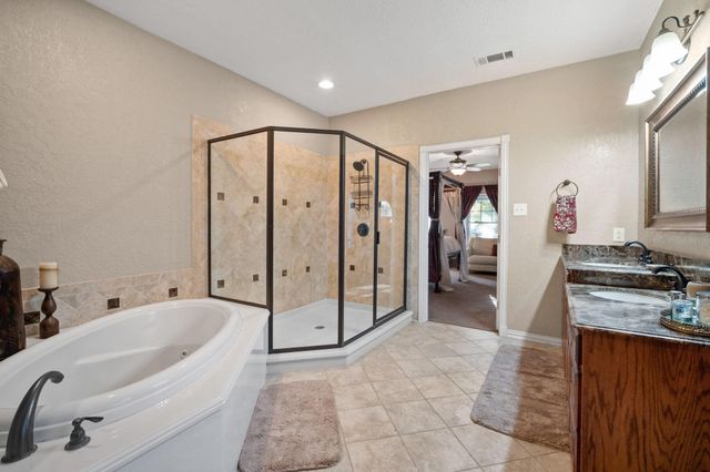 1114 S Crockett Street, Sherman, TX 75090