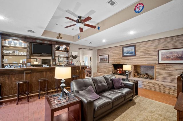 1114 S Crockett Street, Sherman, TX 75090