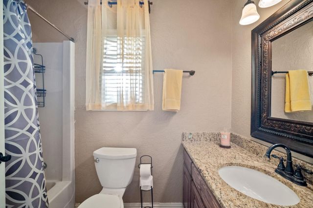 1114 S Crockett Street, Sherman, TX 75090