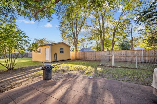 1114 S Crockett Street, Sherman, TX 75090