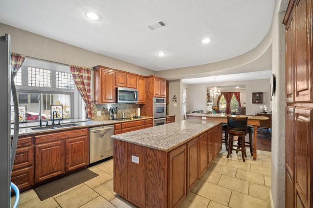 1114 S Crockett Street, Sherman, TX 75090