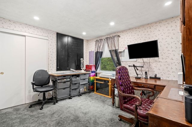 240 Central St, North Reading, MA 01864