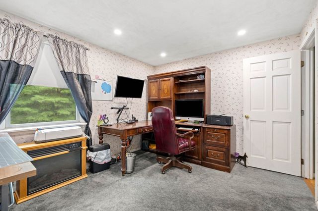 240 Central St, North Reading, MA 01864