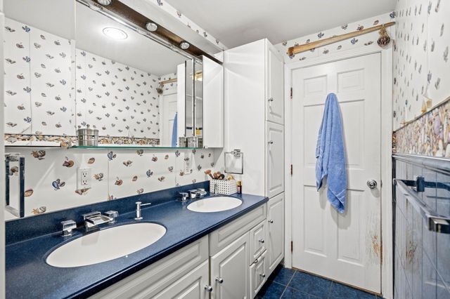 240 Central St, North Reading, MA 01864