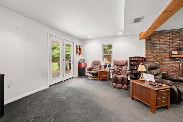 240 Central St, North Reading, MA 01864