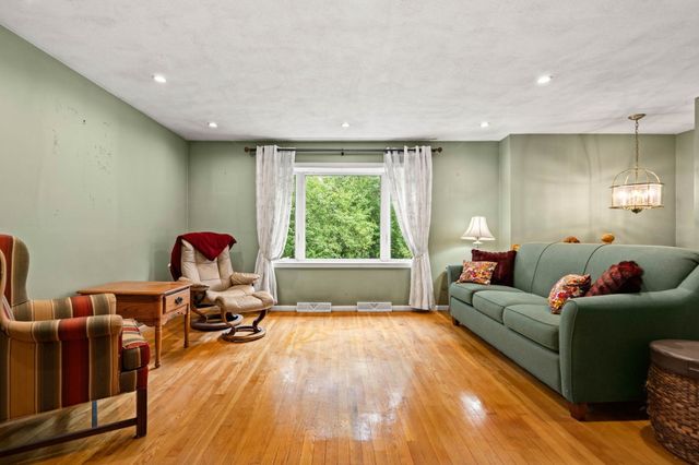 240 Central St, North Reading, MA 01864