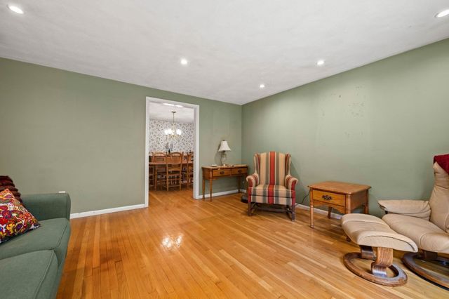 240 Central St, North Reading, MA 01864