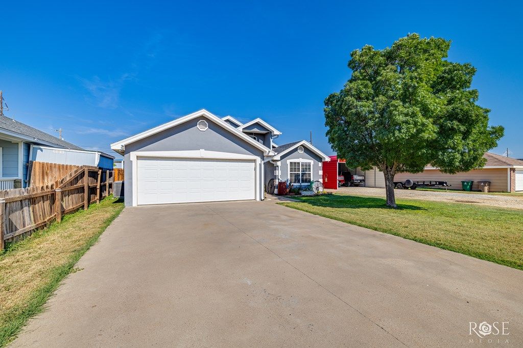 Image 3 of property listing at 3130 Juanita Ave, San Angelo, TX 76901