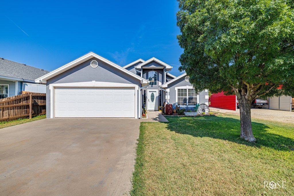 Image 4 of property listing at 3130 Juanita Ave, San Angelo, TX 76901