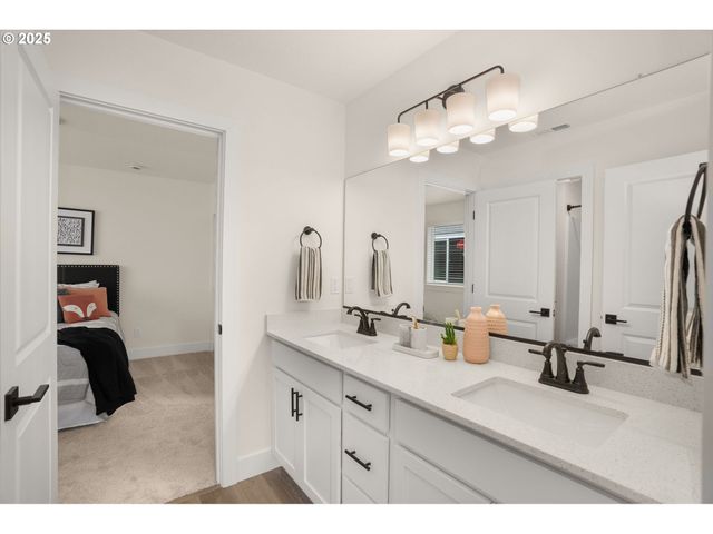 18939 Sw Hazelwood Ln L-8, Beaverton, OR 97078