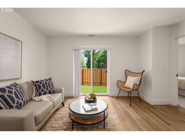 18939 Sw Hazelwood Ln L-8, Beaverton, OR 97078