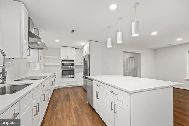 6210 LOCH RAVEN DR, Mclean, VA 22101