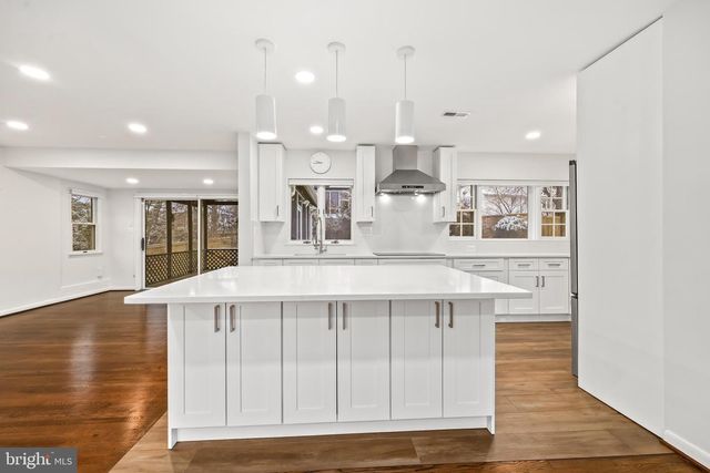 6210 LOCH RAVEN DR, Mclean, VA 22101