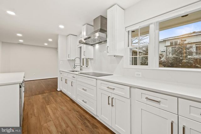 6210 LOCH RAVEN DR, Mclean, VA 22101