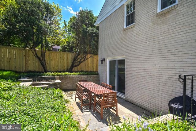 6210 LOCH RAVEN DR, Mclean, VA 22101