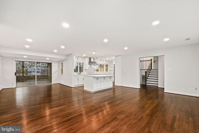 6210 LOCH RAVEN DR, Mclean, VA 22101