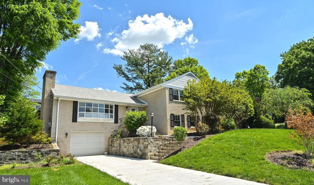 6210 LOCH RAVEN DR, Mclean, VA 22101