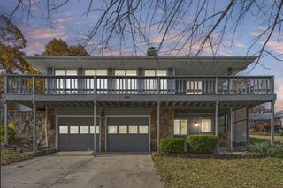 205 N Maple Street, Blue Eye, MO 65611