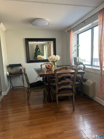 126 Triangle Street B13, Danbury, CT 06810