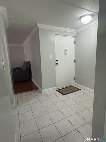 126 Triangle Street B13, Danbury, CT 06810
