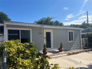 241 SW 3rd Ter 0, Dania Beach, FL 33004