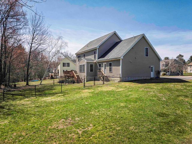 12 Maize Drive, Somersworth, NH 03878