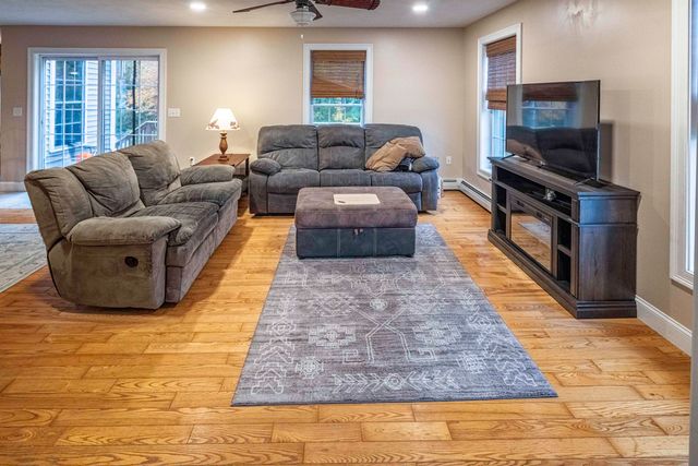 12 Maize Drive, Somersworth, NH 03878