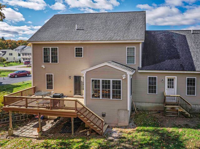 12 Maize Drive, Somersworth, NH 03878
