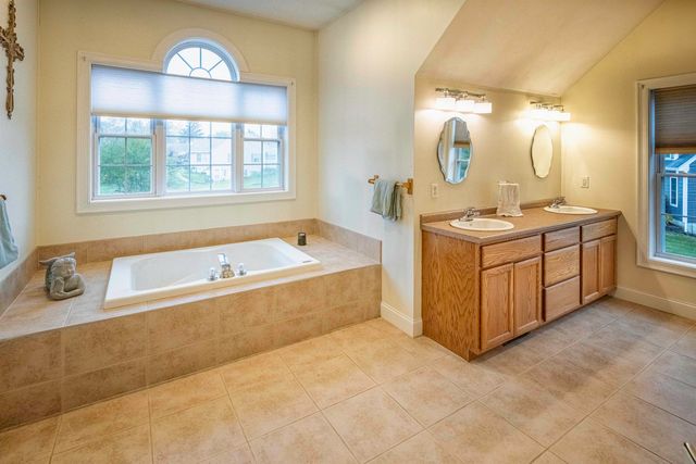 12 Maize Drive, Somersworth, NH 03878