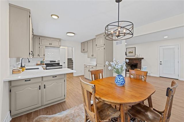 5808 Mackey Street, Merriam, KS 66202