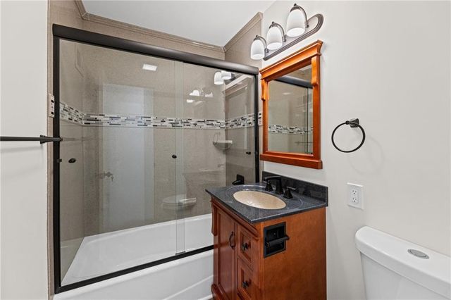 5808 Mackey Street, Merriam, KS 66202