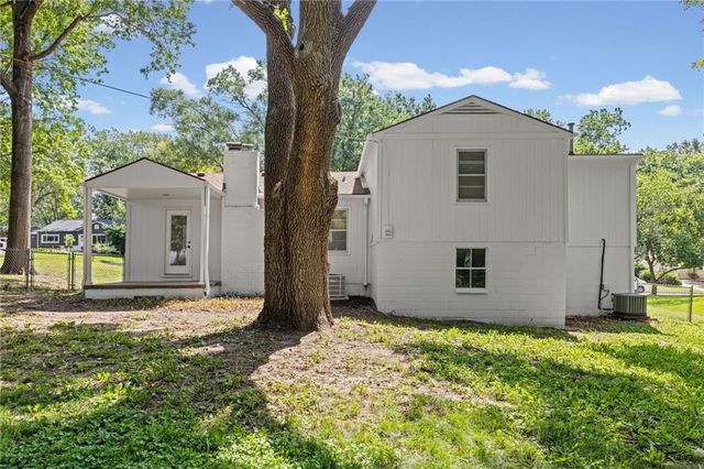 5808 Mackey Street, Merriam, KS 66202