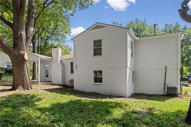 5808 Mackey Street, Merriam, KS 66202
