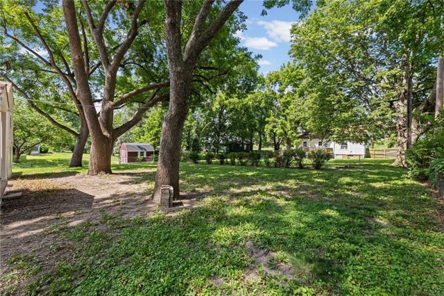 5808 Mackey Street, Merriam, KS 66202