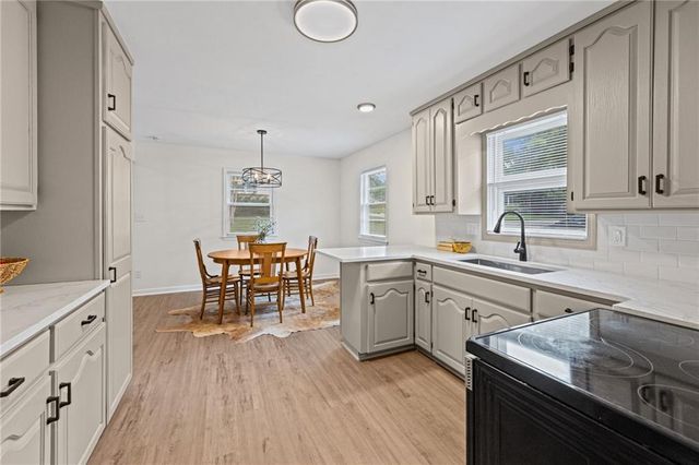 5808 Mackey Street, Merriam, KS 66202