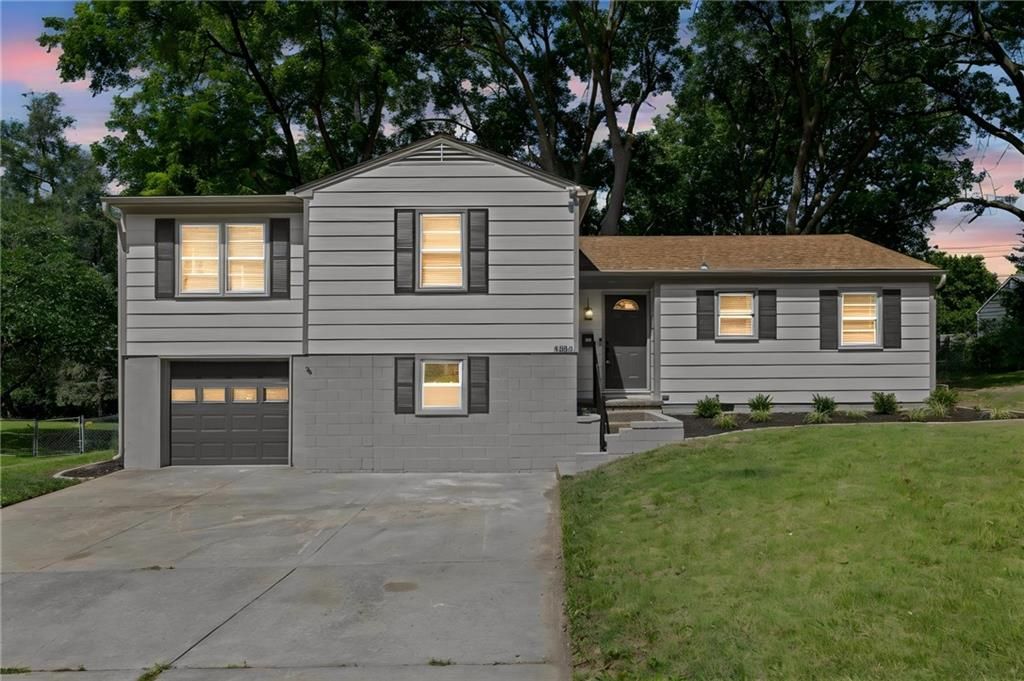 5808 Mackey Street, Merriam, KS 66202