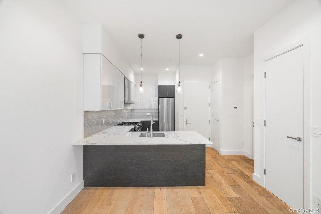 2633 28th Street 3B, Astoria, NY 11102