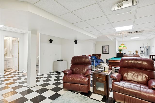 406 S Poplar Avenue, Elmhurst, IL 60126