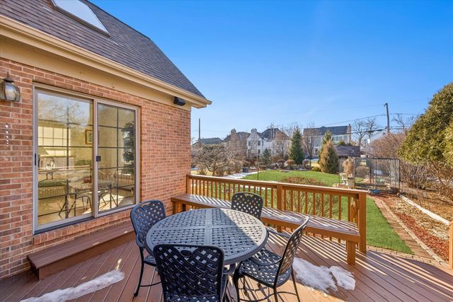 406 S Poplar Avenue, Elmhurst, IL 60126