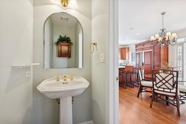 406 S Poplar Avenue, Elmhurst, IL 60126