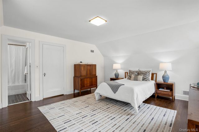 4 Lafayette Road, Larchmont, NY 10538