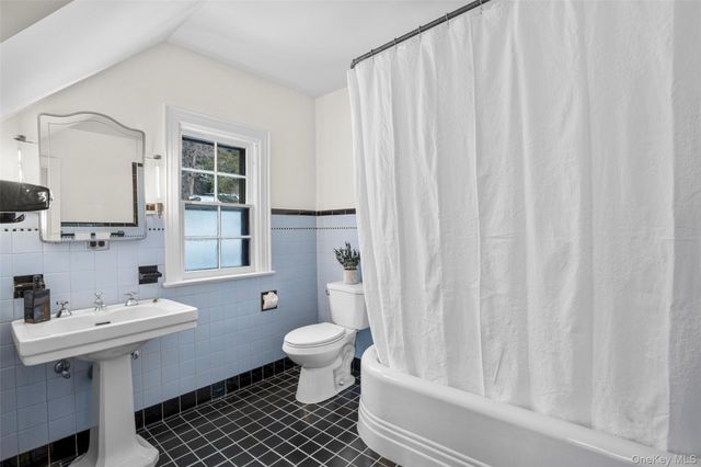 4 Lafayette Road, Larchmont, NY 10538