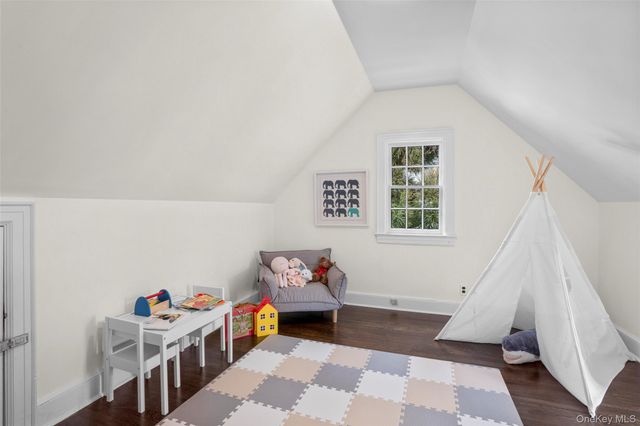 4 Lafayette Road, Larchmont, NY 10538