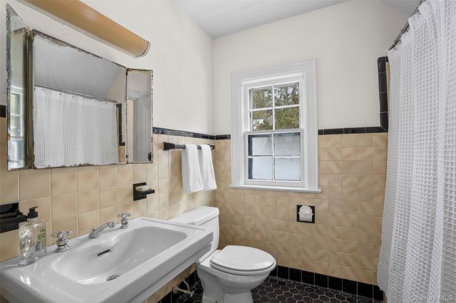 4 Lafayette Road, Larchmont, NY 10538