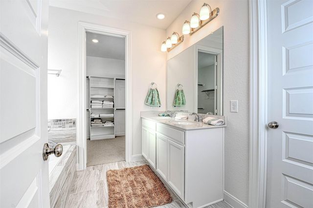 17703 Rosette Grass Drive, Conroe, TX 77385