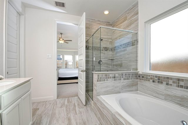 17703 Rosette Grass Drive, Conroe, TX 77385