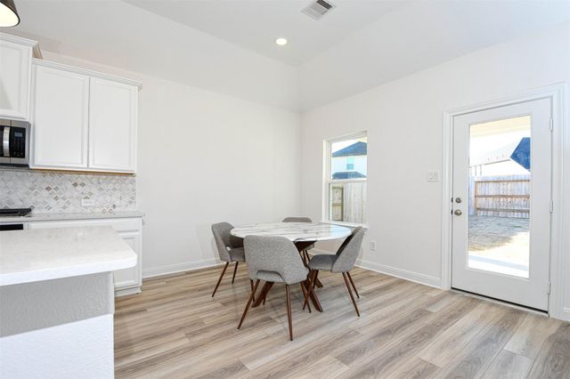 17703 Rosette Grass Drive, Conroe, TX 77385