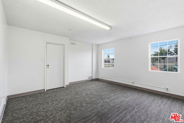 2048 W Florence Avenue, Los Angeles, CA 90047